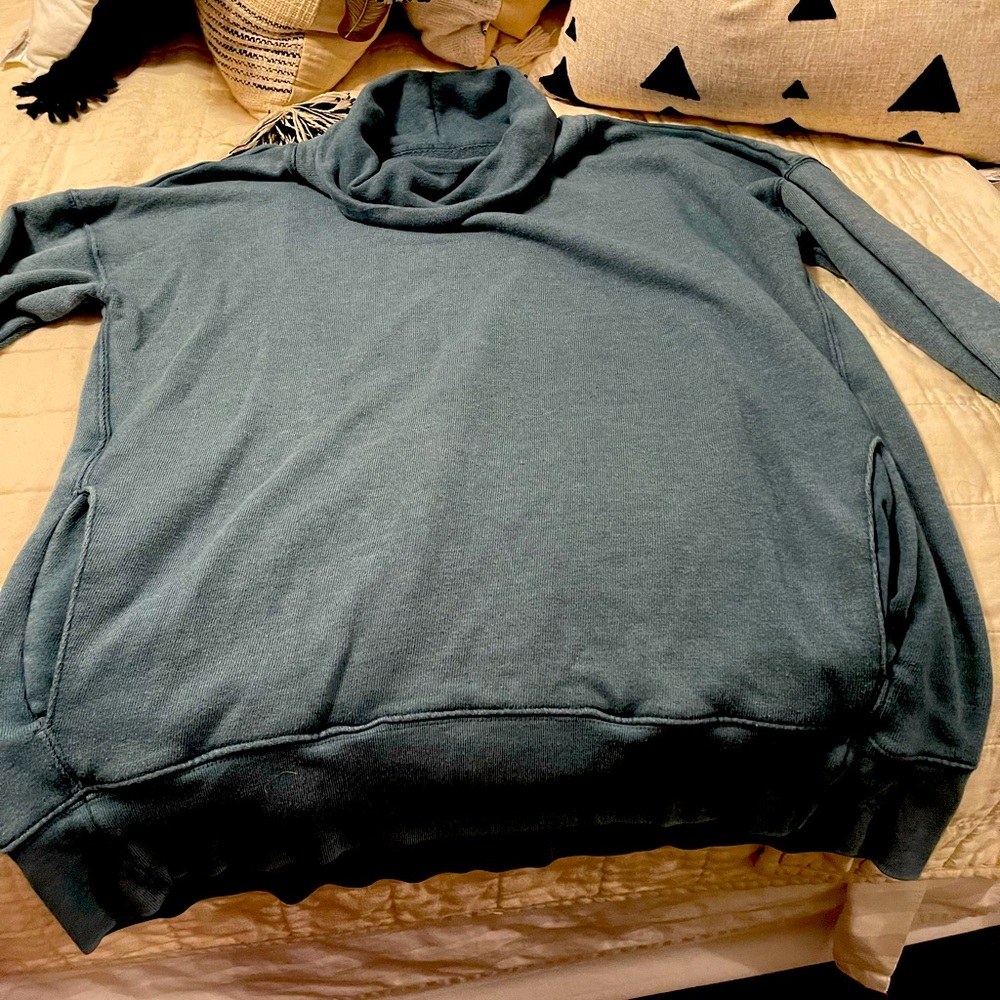 oversized sweatshirt - Medium, no flaws, rips or tears. Good condition.